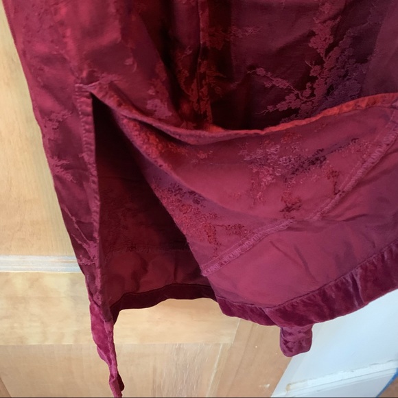 CP Shades rayon red skirt w velvet trim in small - Picture 11 of 13
